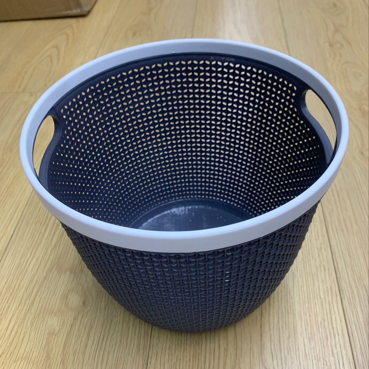 圆形手提篮产品图