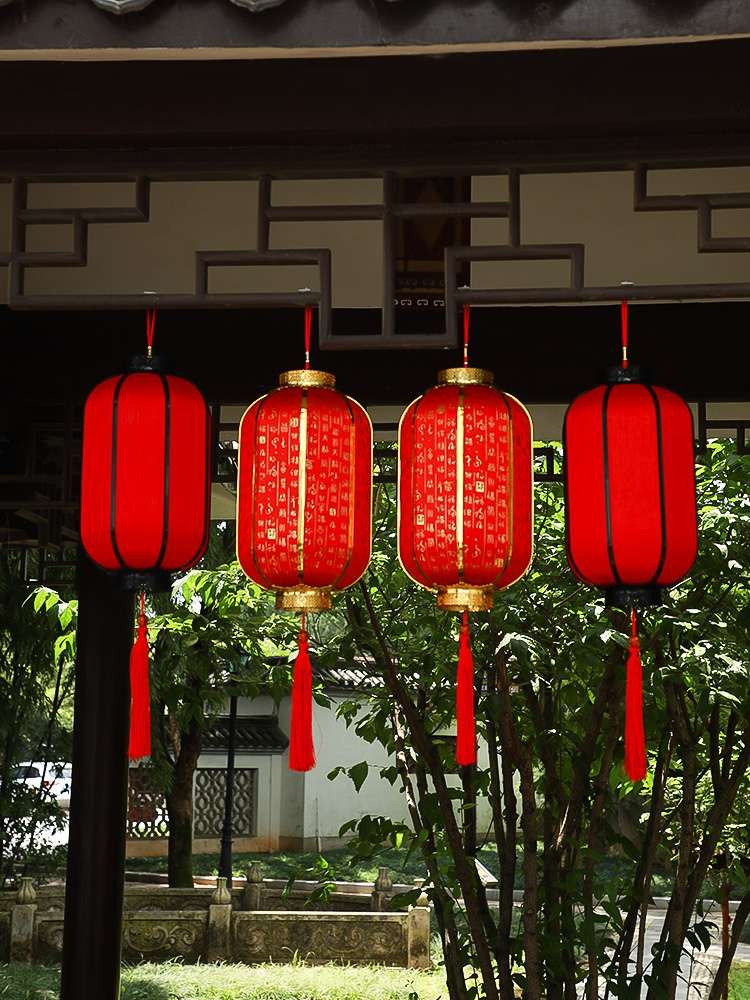 Mid-Autumn Festival antique sheepskin lanterns, pendant lamps, palace lanterns, outdoor advertisements, Chinese-style waterproof decorations, big red lanterns Application Scenario