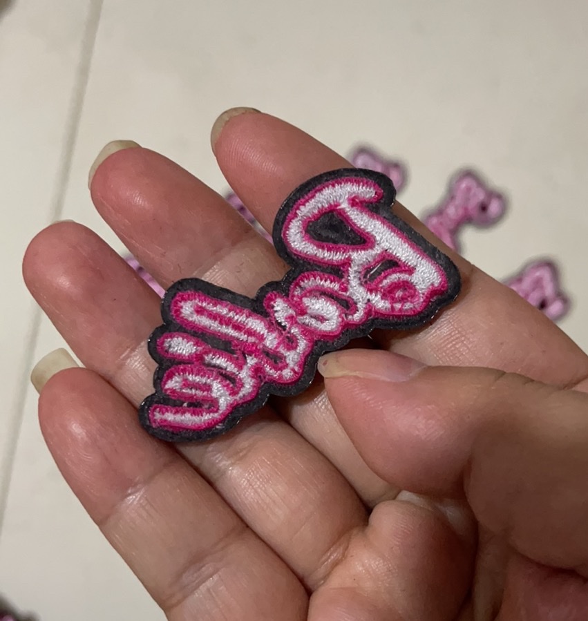 Manufacturers Direct Sales Diy Embroidery Badge Cartoon Cloth Patch Down Jacket Clothing Patch Denim Trousers English Letter Cloth Patch Application Scenario