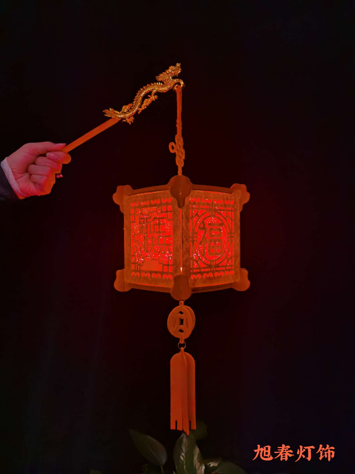 New Year decoration, indoor store opening, auspicious pendants, shopping mall event atmosphere, hanging decorations, scene arrangement, hanging decorations details Picture