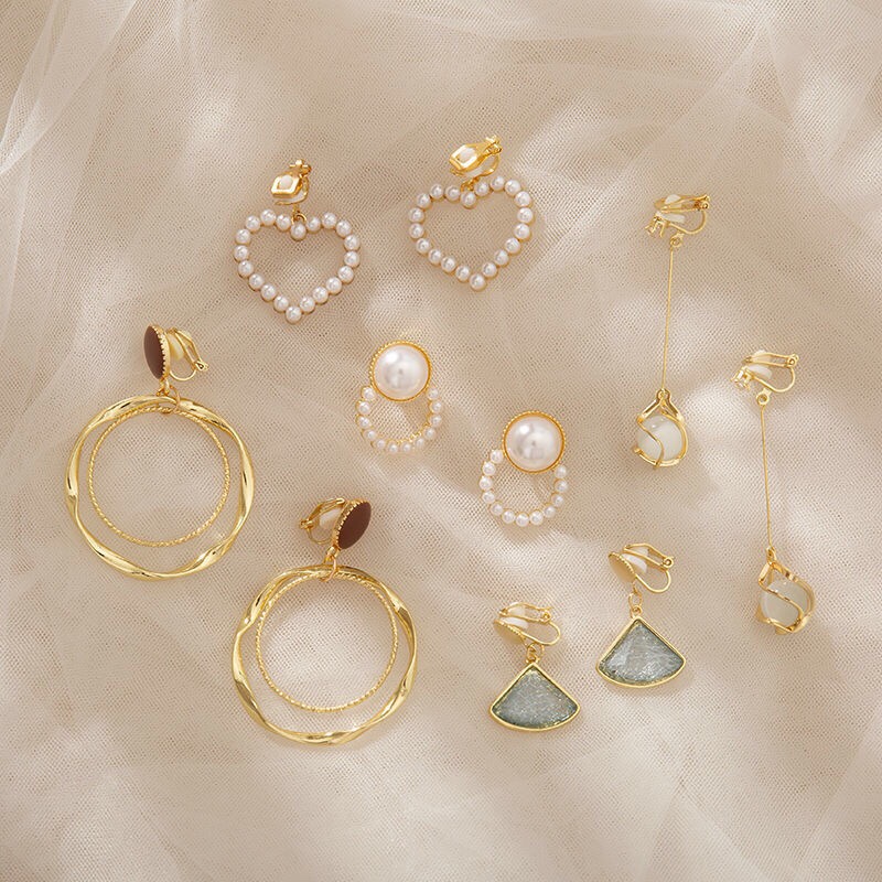 Stud earrings D43