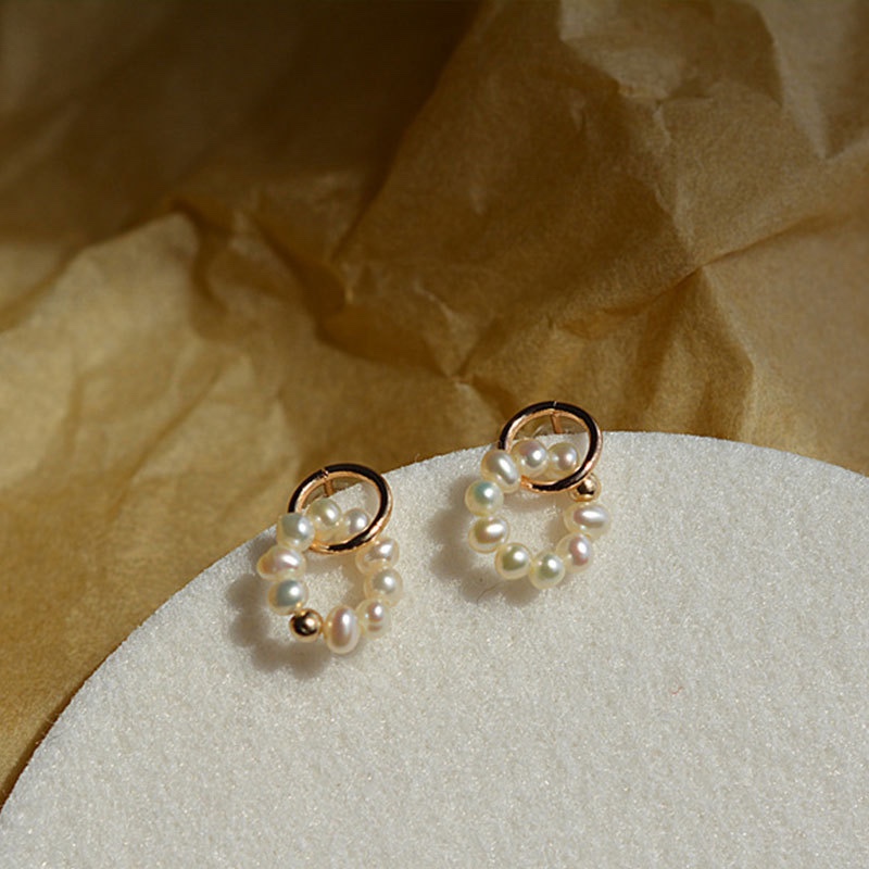 Round ear buckle, natural freshwater pearl earrings, elegant temperament.