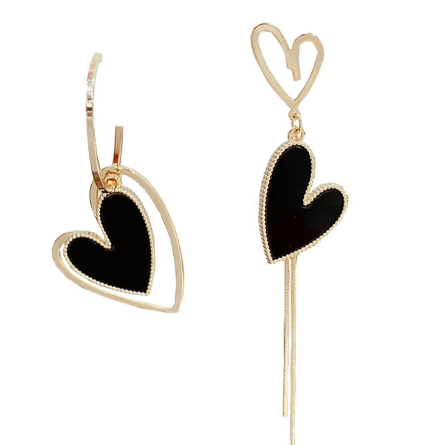 Heart stud of spades