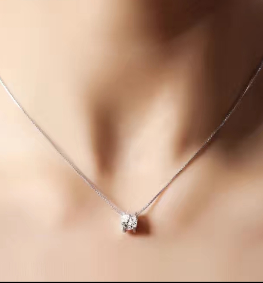 003 Women's necklace: Simple style collarbone necklace, French light luxury niche new product, exquisite pendant detail image 2