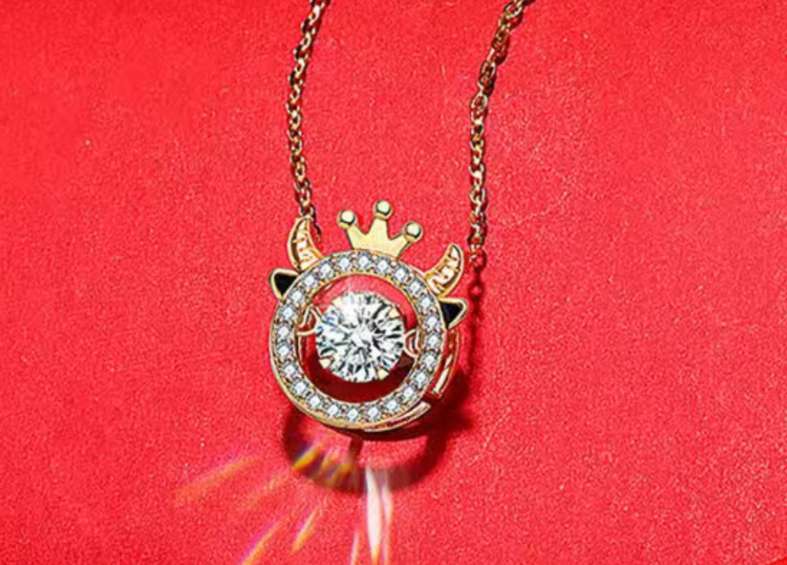 001 Women's necklace, simple style collarbone neck chain, French light luxury niche new product, exquisite pendant detail image 1