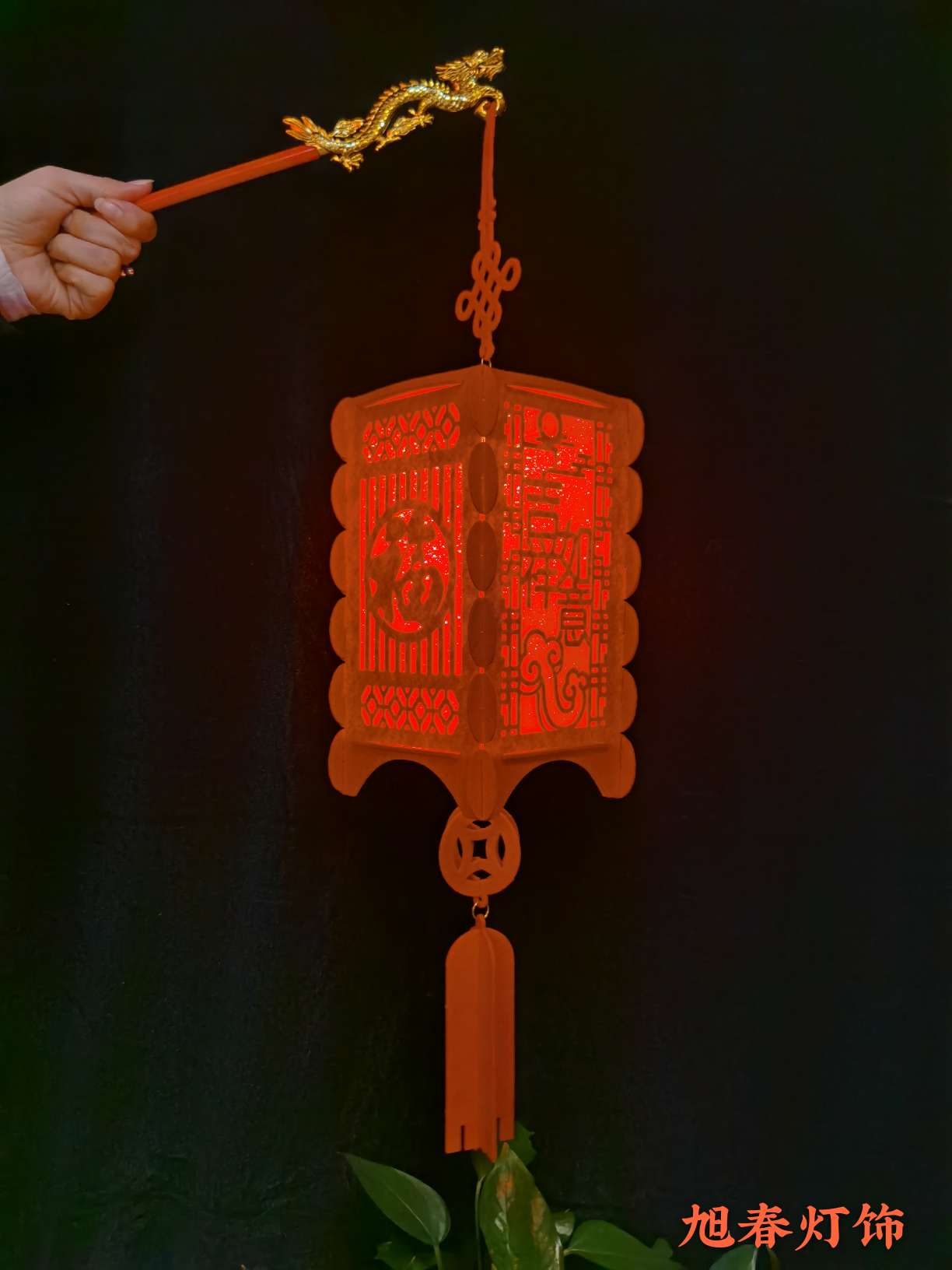 Spring Festival plush small lanterns are hung on trees as New Year decorations. Big red outdoor bonsai are used for indoor decoration during the Spring Festival Item Picture