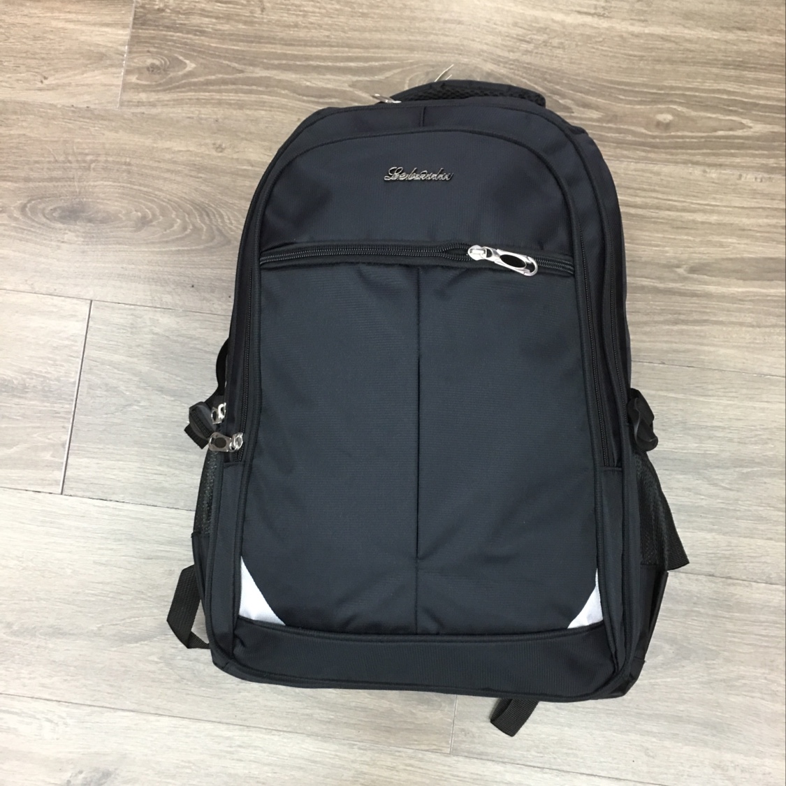 1907# Medium Backpack