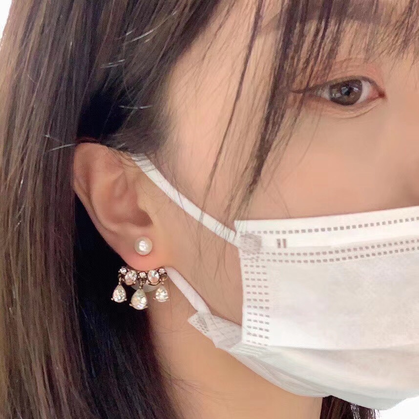 Ear gallery earrings necklace live Tiktok, fast hand preferred manufacturers direct supply.