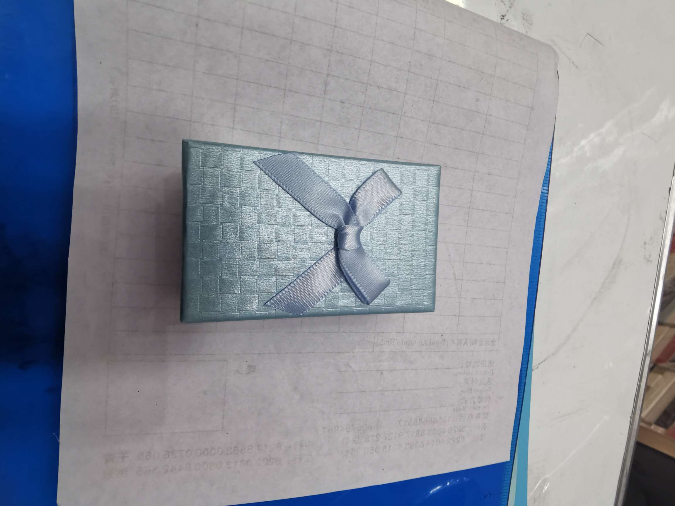 蝴蝶结盒子156白底实物图