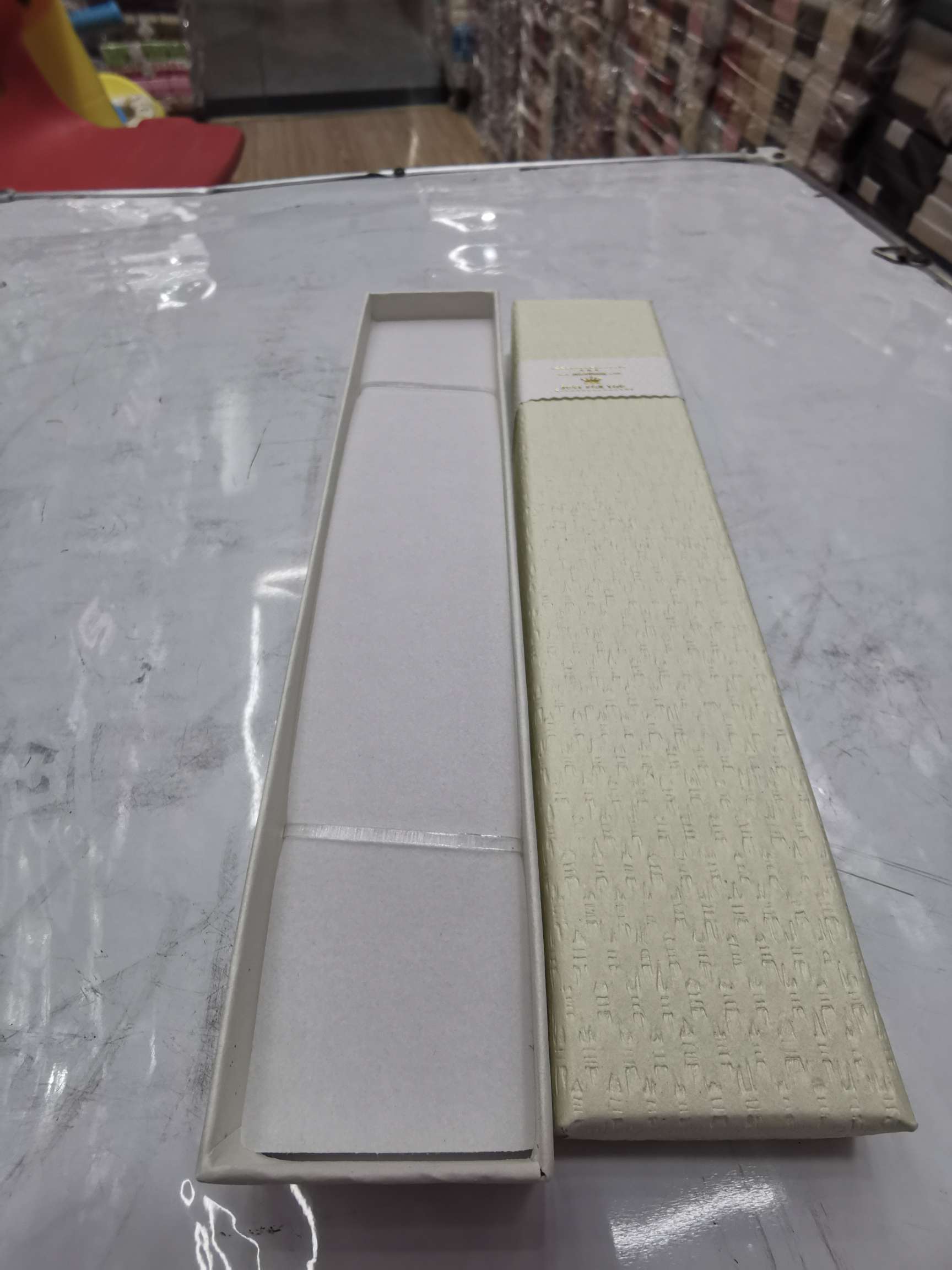 蝴蝶结盒子247产品图