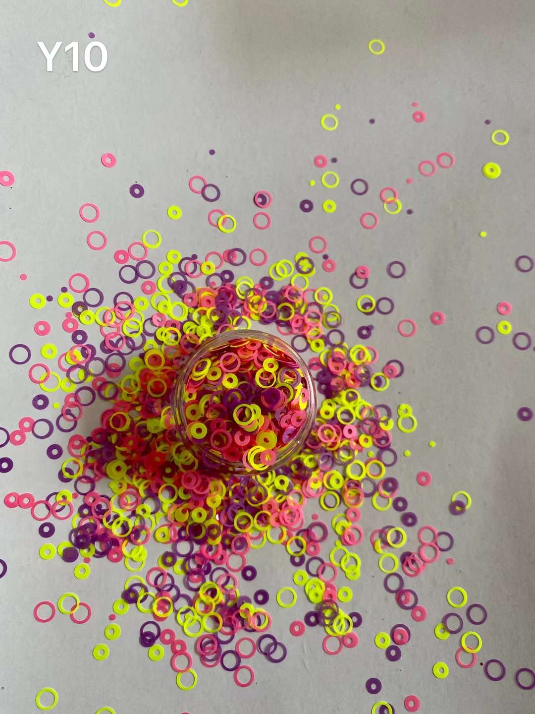 Hoop Nail Art Eco-Friendly Glitter Application Scenario