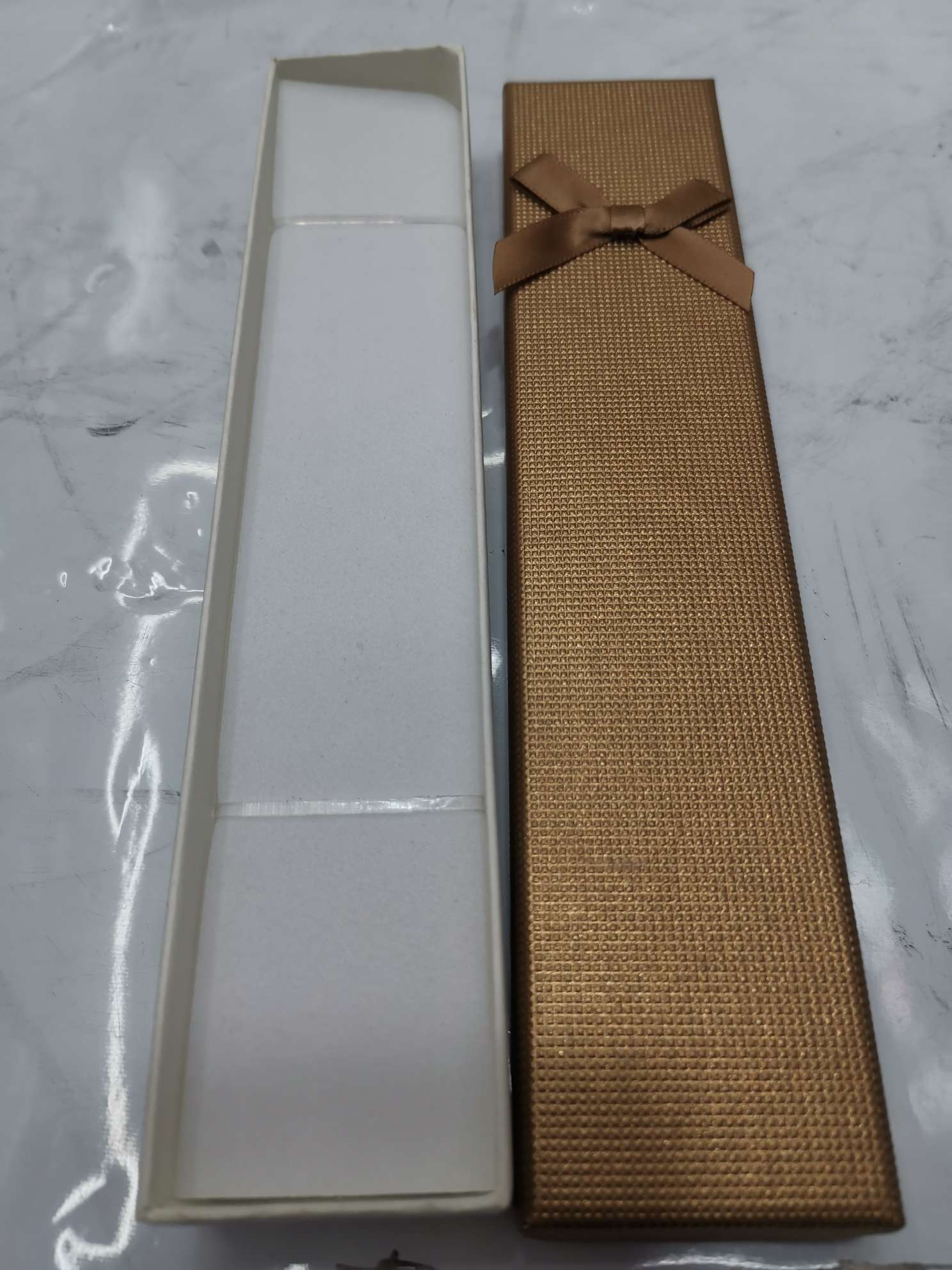 蝴蝶结盒子217白底实物图