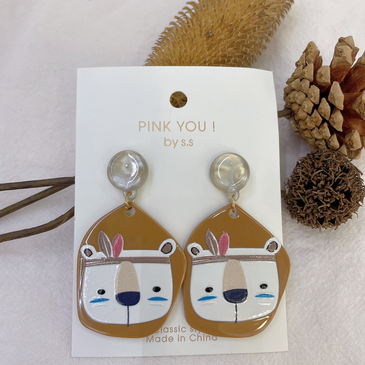 Korean version of sweet personality acrylic net red all ins Sensen-tied earrings female earrings product coffee color bear