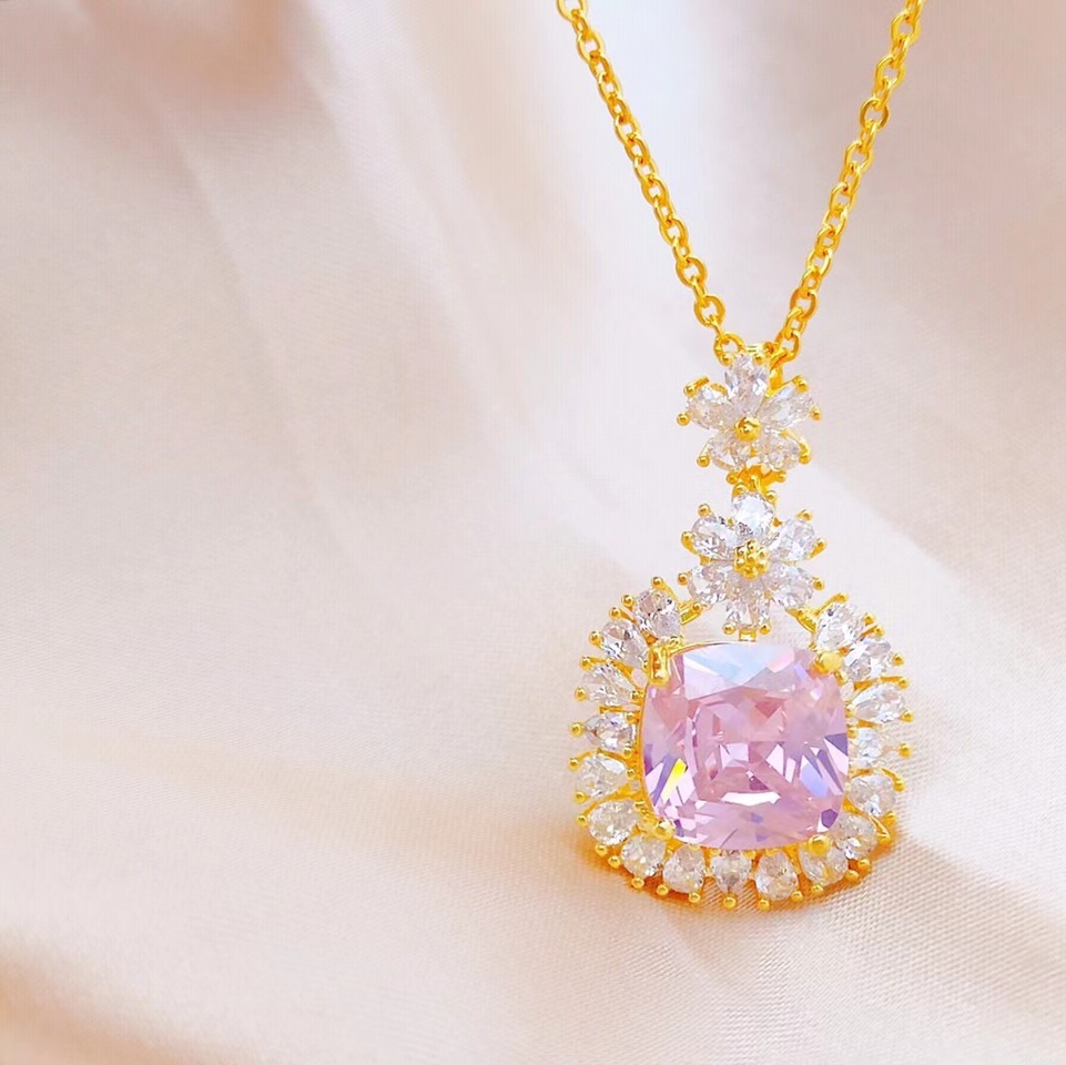 Snowflake micro-inlaid zircon pink pendant,