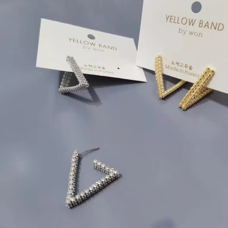 耳环0268流行气质甜酷冷淡风爆款耳环晶宝饰品耳环高级感韩版轻奢小众 ing时尚简约水 晶锆石耳饰品女批发来样定做