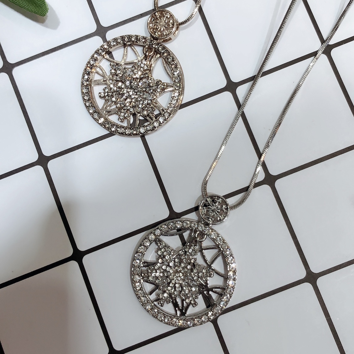 Sweater chain gold 18