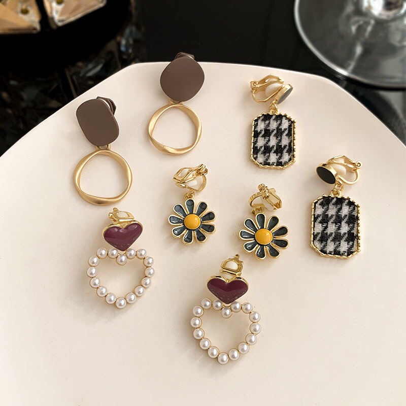 Stud earrings D73