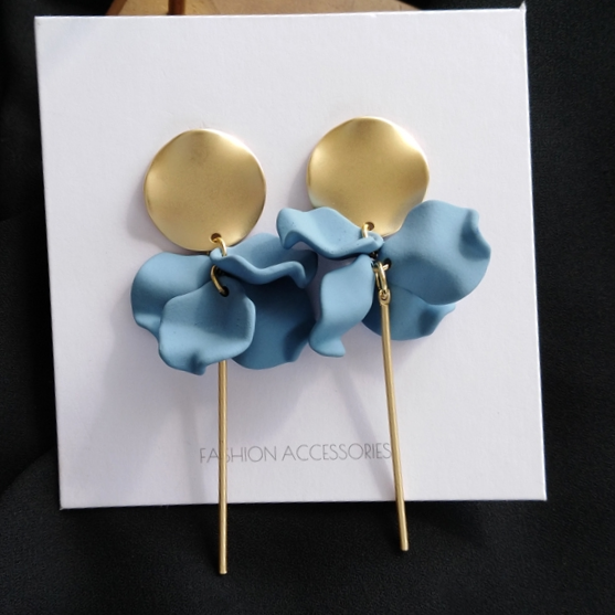 Cute little stud earrings
