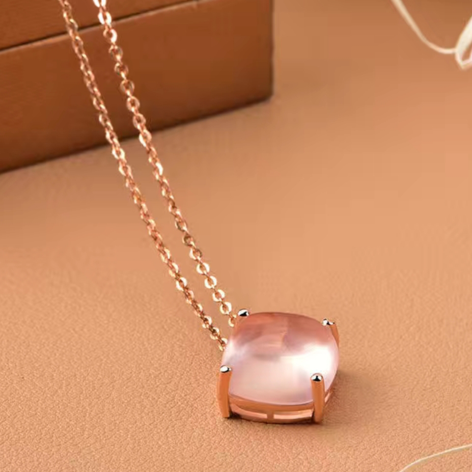 024女项链简约风锁骨颈链法式轻奢小众新品精致吊坠