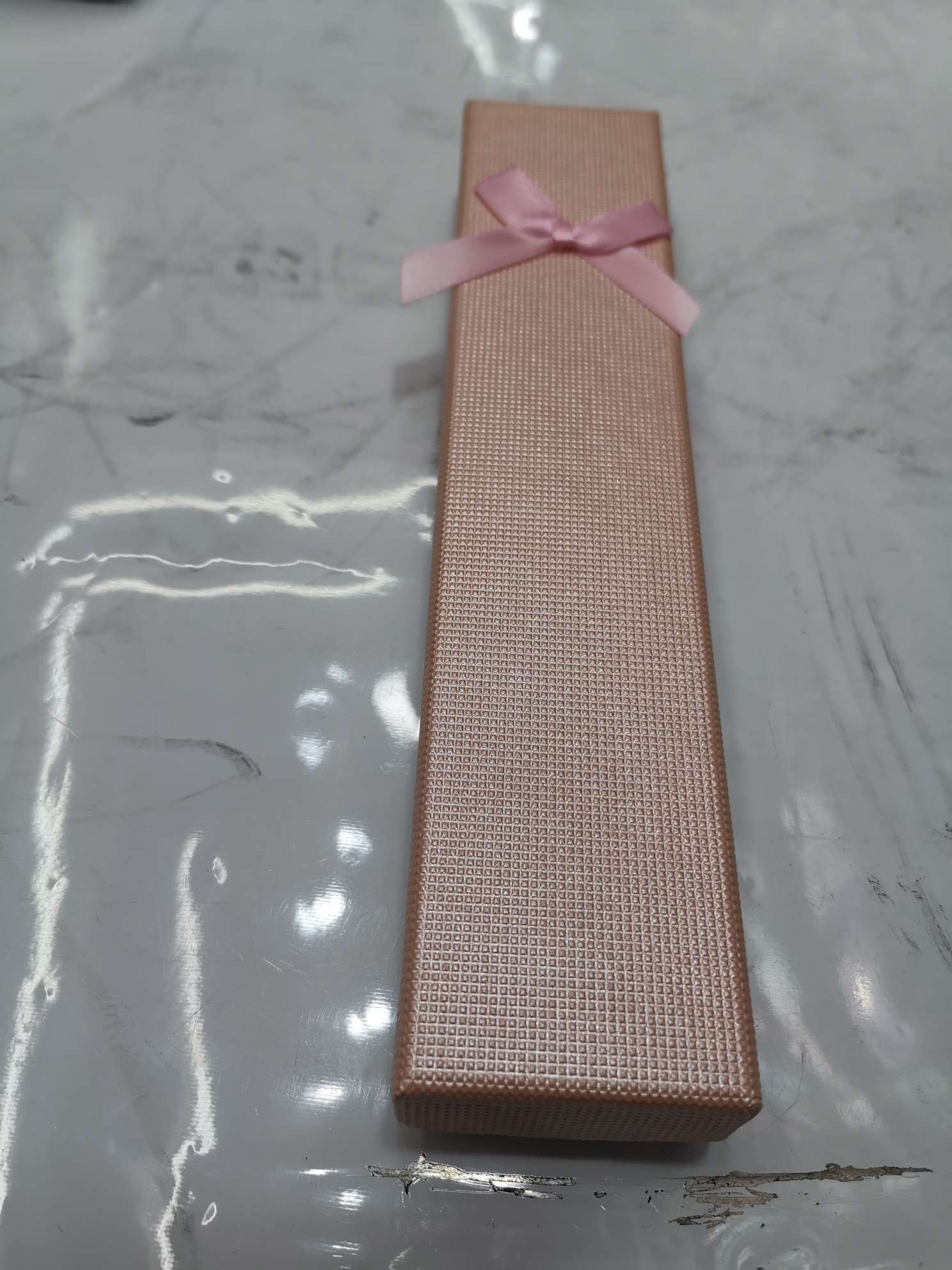 蝴蝶结盒子222白底实物图