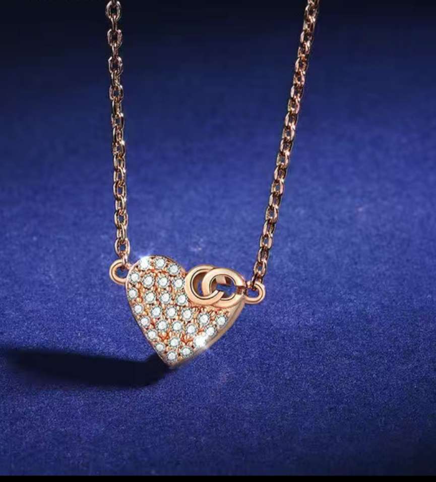 007 Women's necklace, simple style collarbone necklace, French light luxury niche new product, exquisite pendant detail image 1