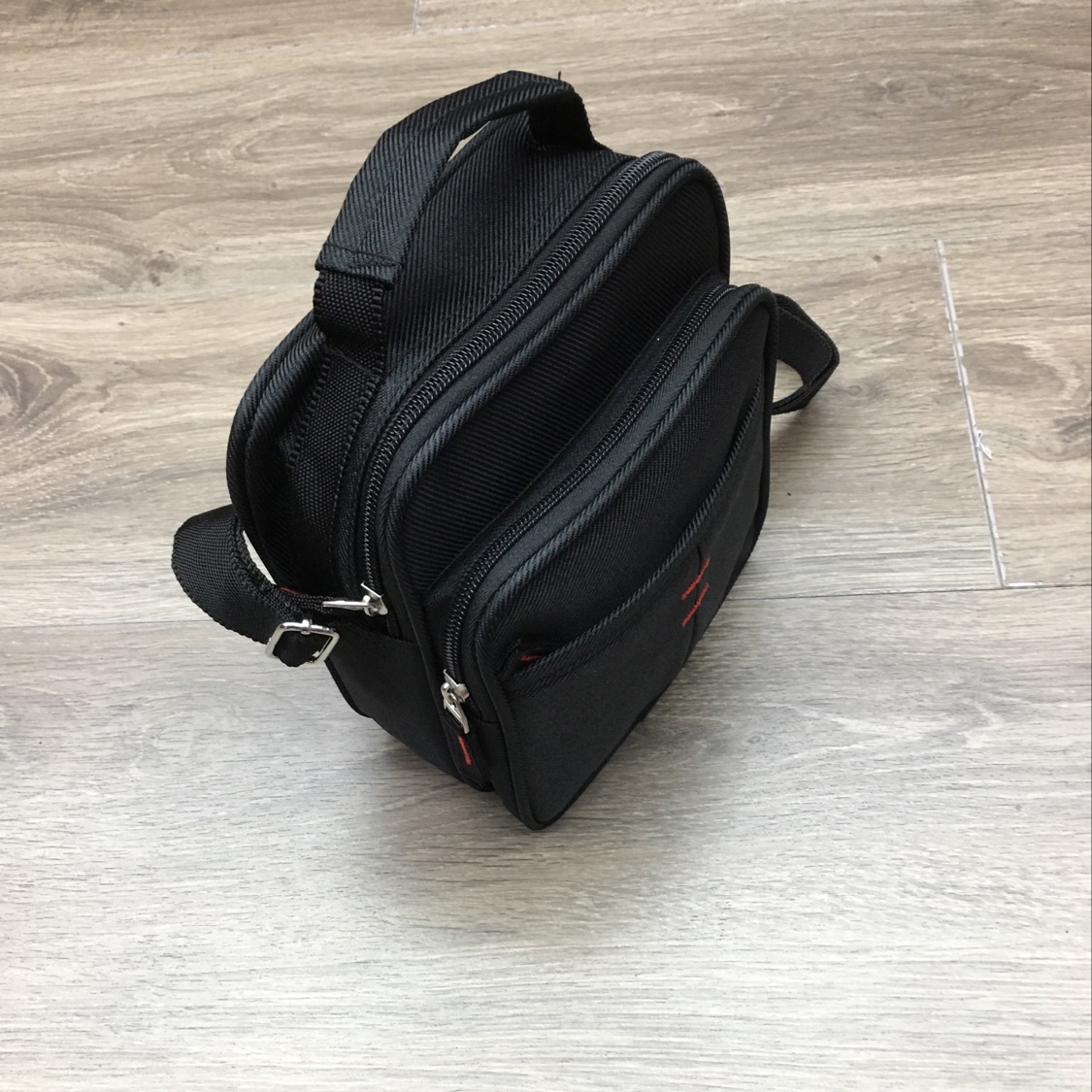 9068# Small Satchel details Picture