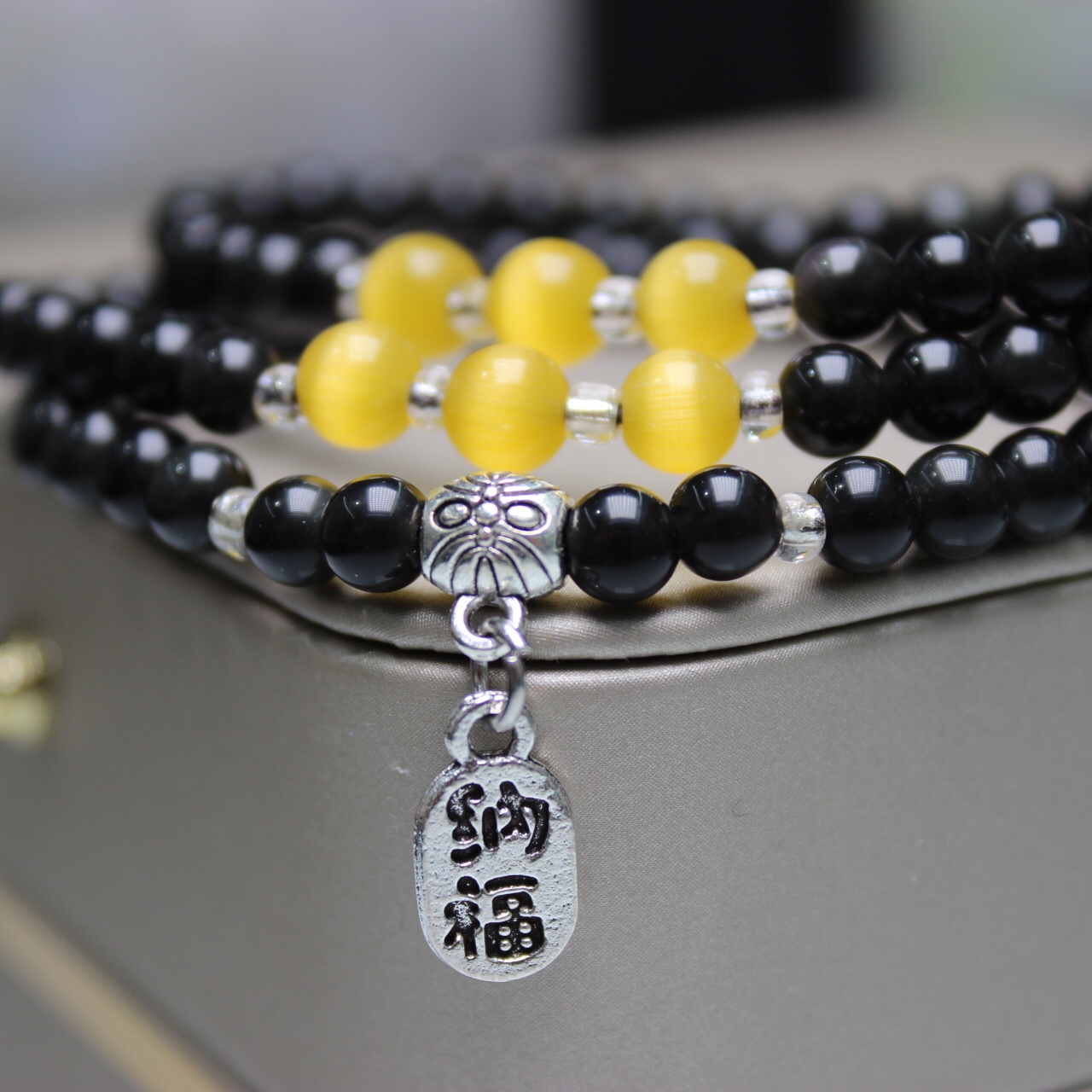 White jade crystal Pearl necklace for ladies, Obsidian three-ring bracelet, multi-functional red cat's eye gold cat's eye red agate