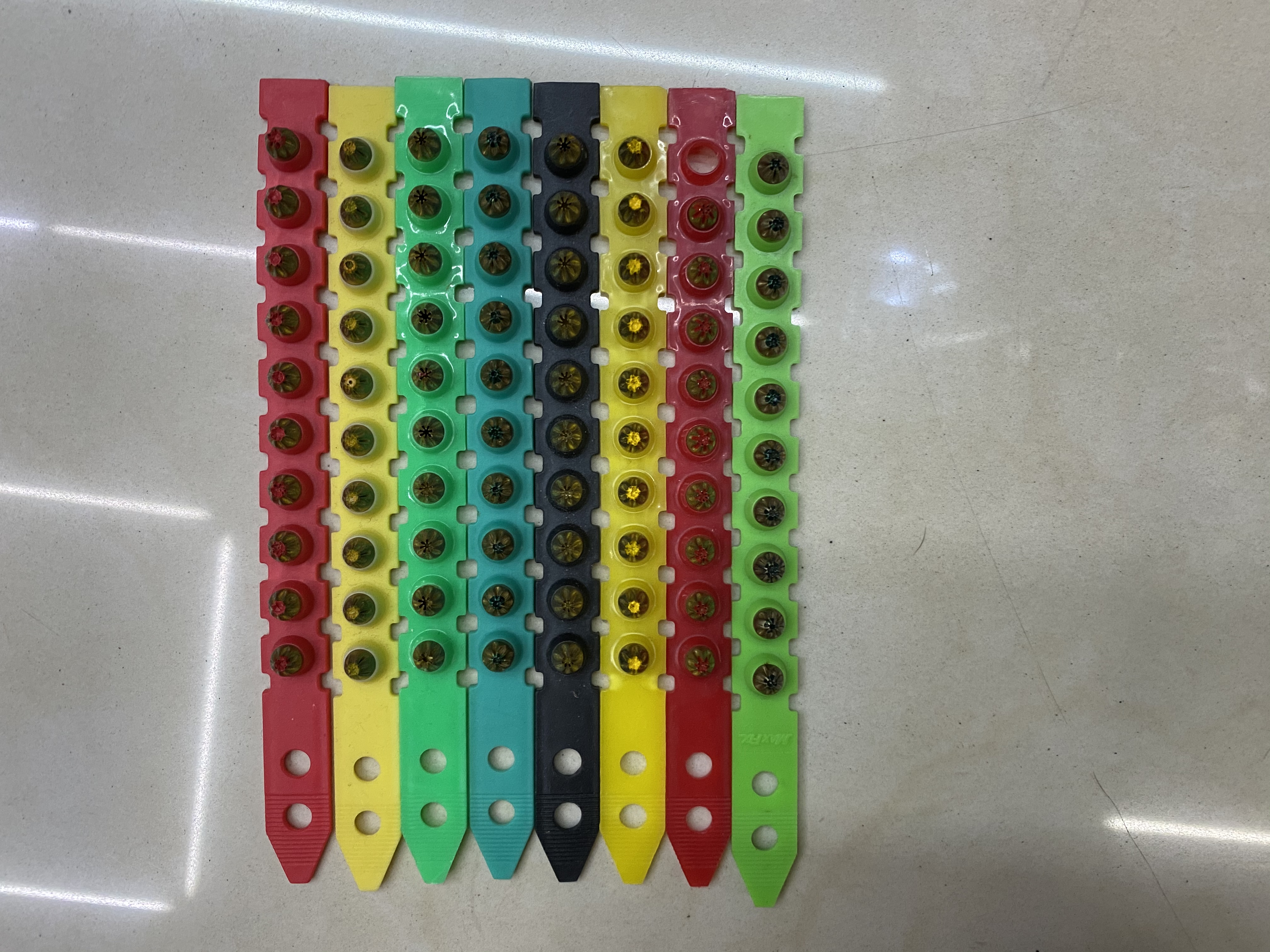 Yiwu quality nail shoots, colorful Specification image