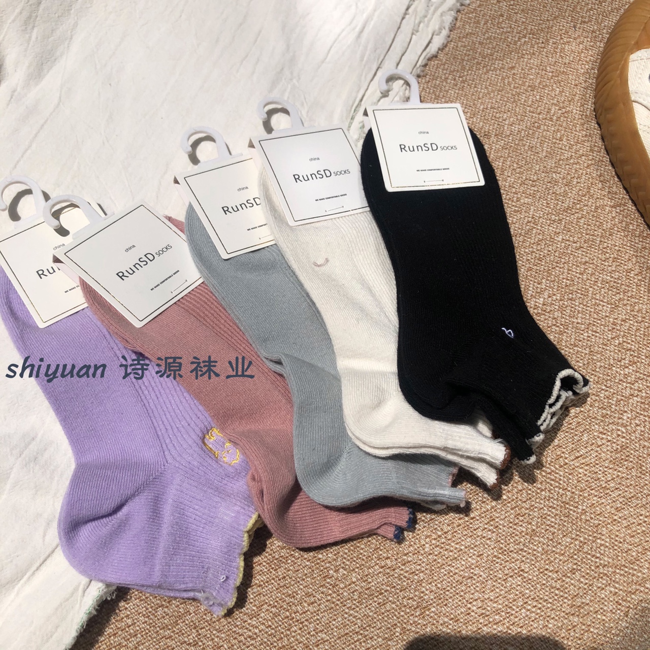 The 2021 season Korean-style lace, simple and versatile campus new double-needle boat socks with embroidery