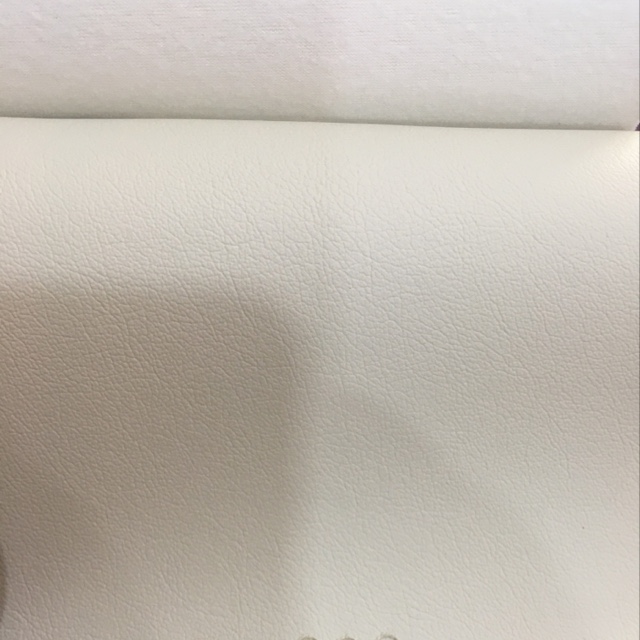 352