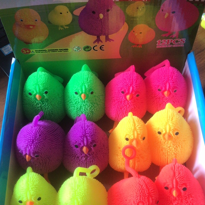 毛毛球发光带绳小鸡