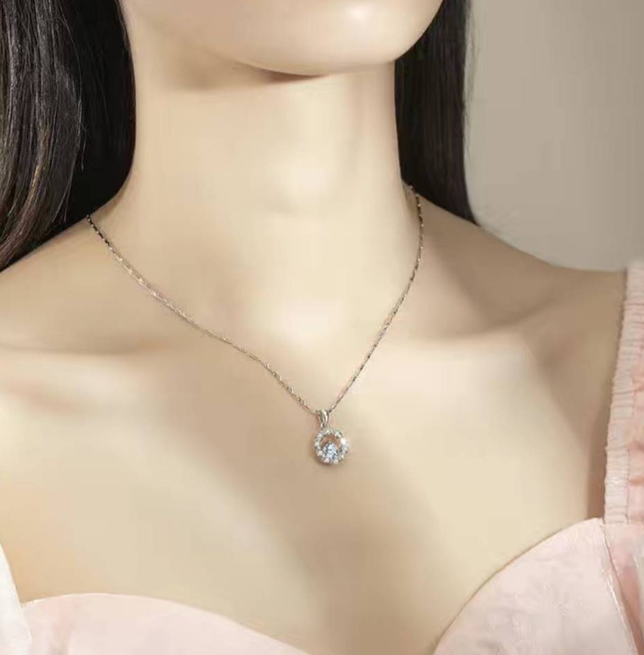 014 Women's necklace: Simple style collarbone necklace, French light luxury niche new product, exquisite pendant detail image 6