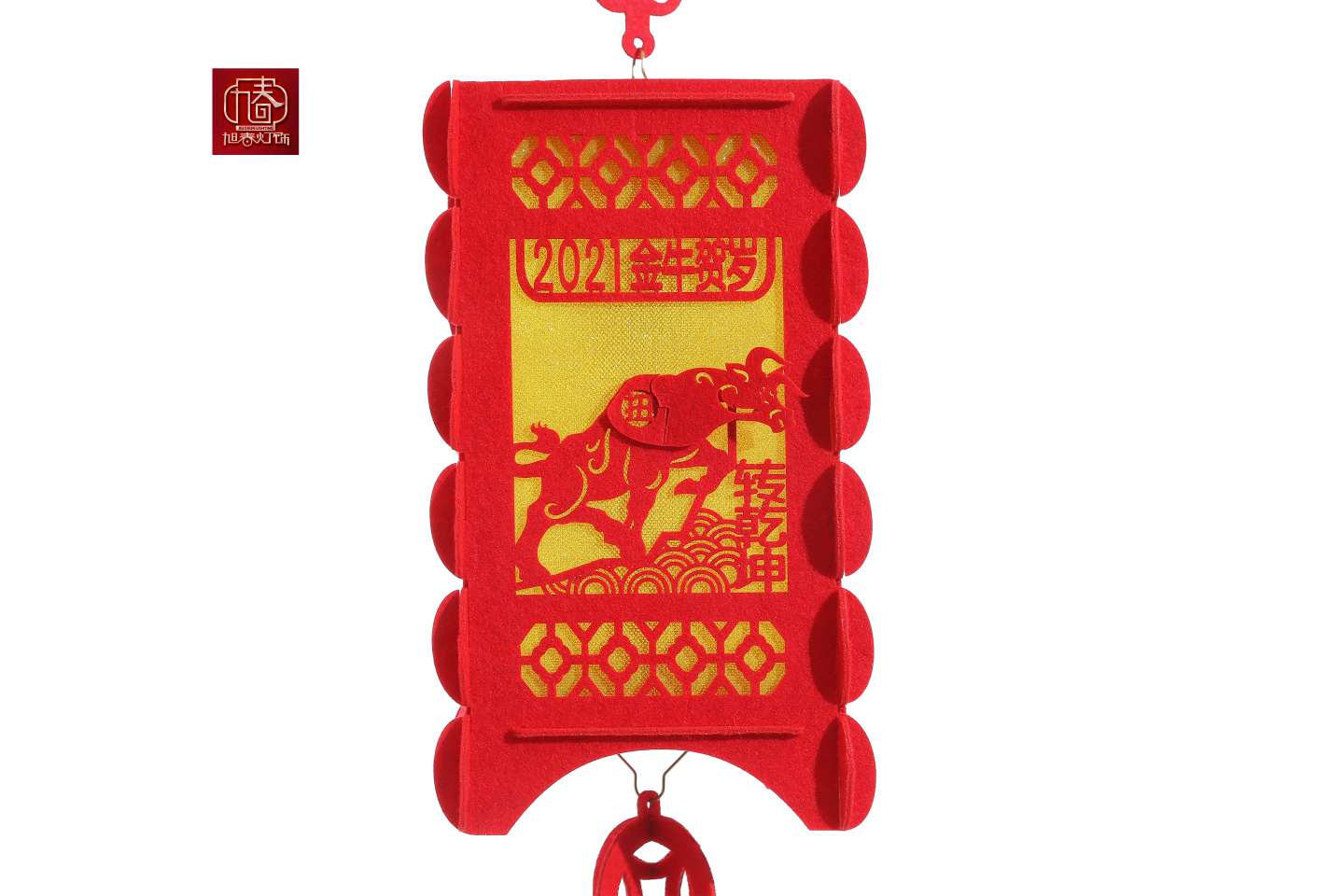 Spring Festival plush small lanterns are hung on trees as New Year decorations. Big red outdoor bonsai are used for indoor decoration during the Spring Festival Specification drawing