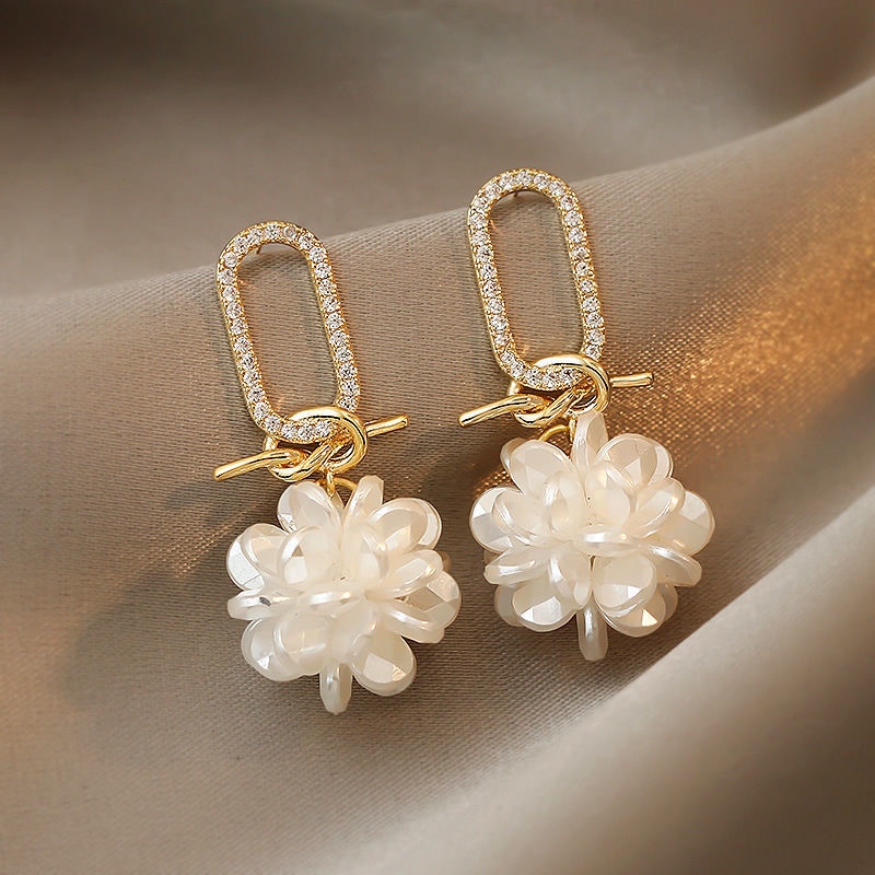 S925 Silver needle earrings The new 2021 stud earrings femininity high-grade sense light luxury net red round face earrings thumbnail