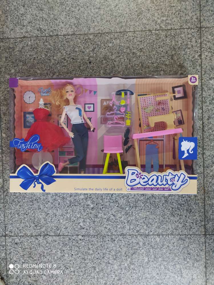 套装娃娃可换装产品图
