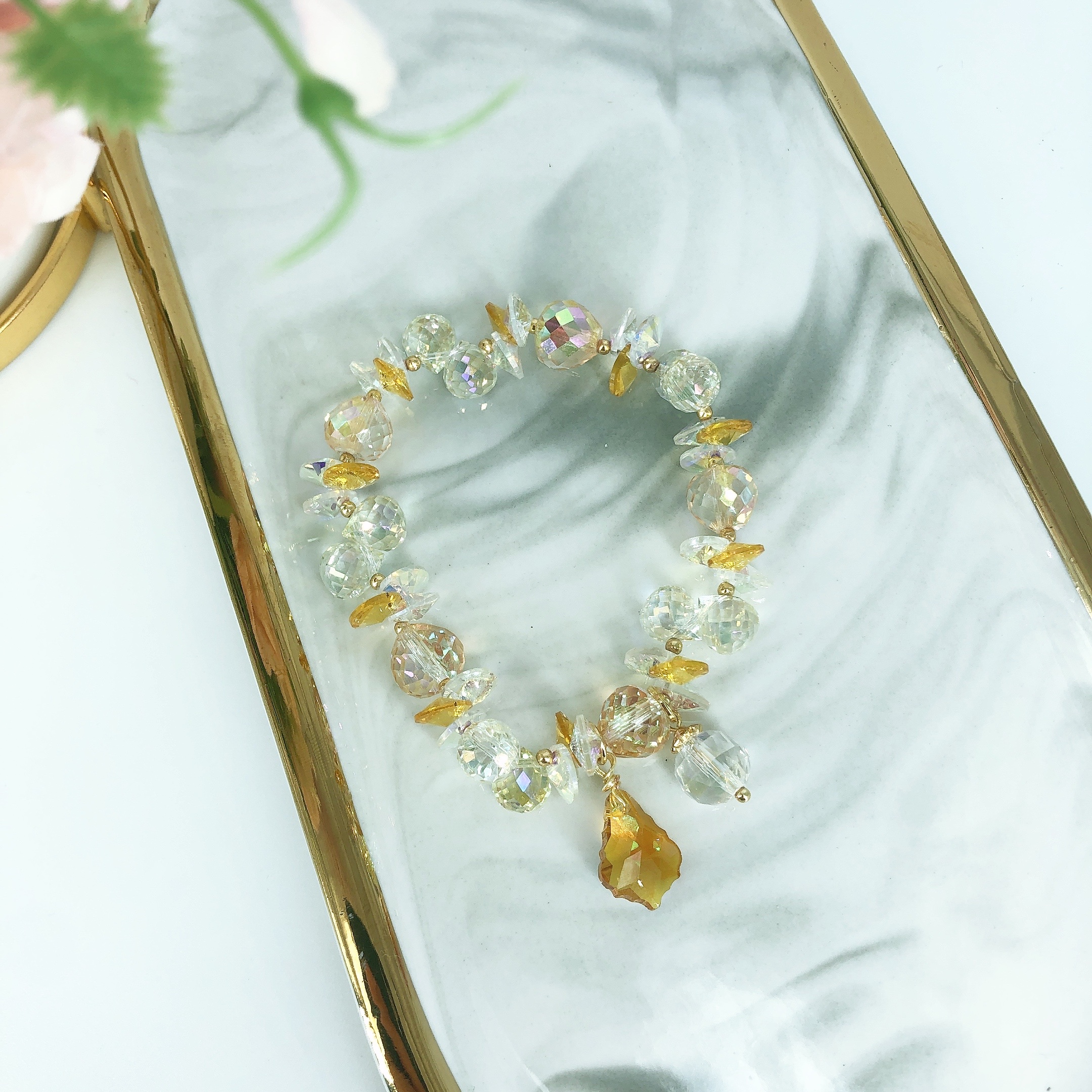 Super shiny and bright yellow ins bracelet for girls to give as a gift to their best friend detail image 3