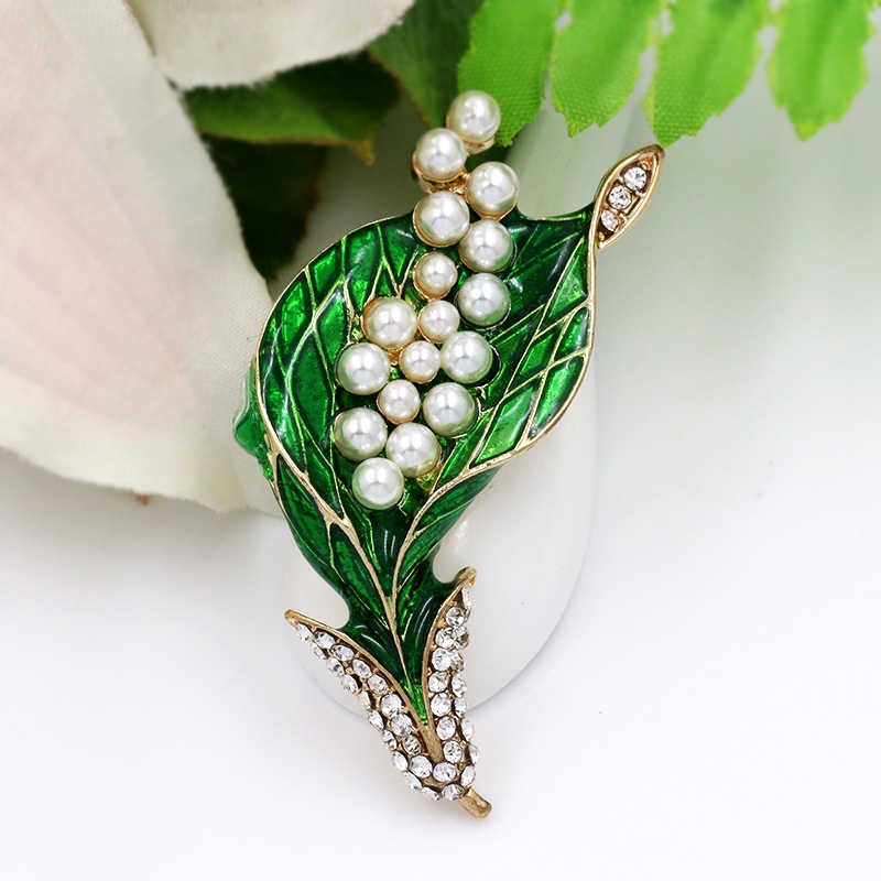 Korean fashion pearl fashion corsage alloy drop oil pin collar pin jewelry brooch woman
