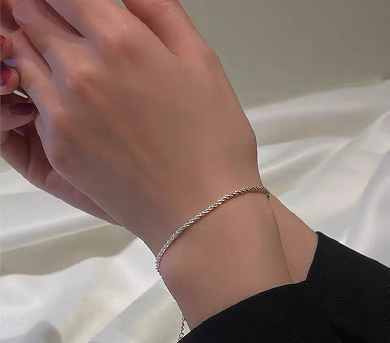 Sparkling and glittering, exquisite plain chain, bare chain, simple and individual, ins women's niche, light luxury and elegant jewelry Specification image