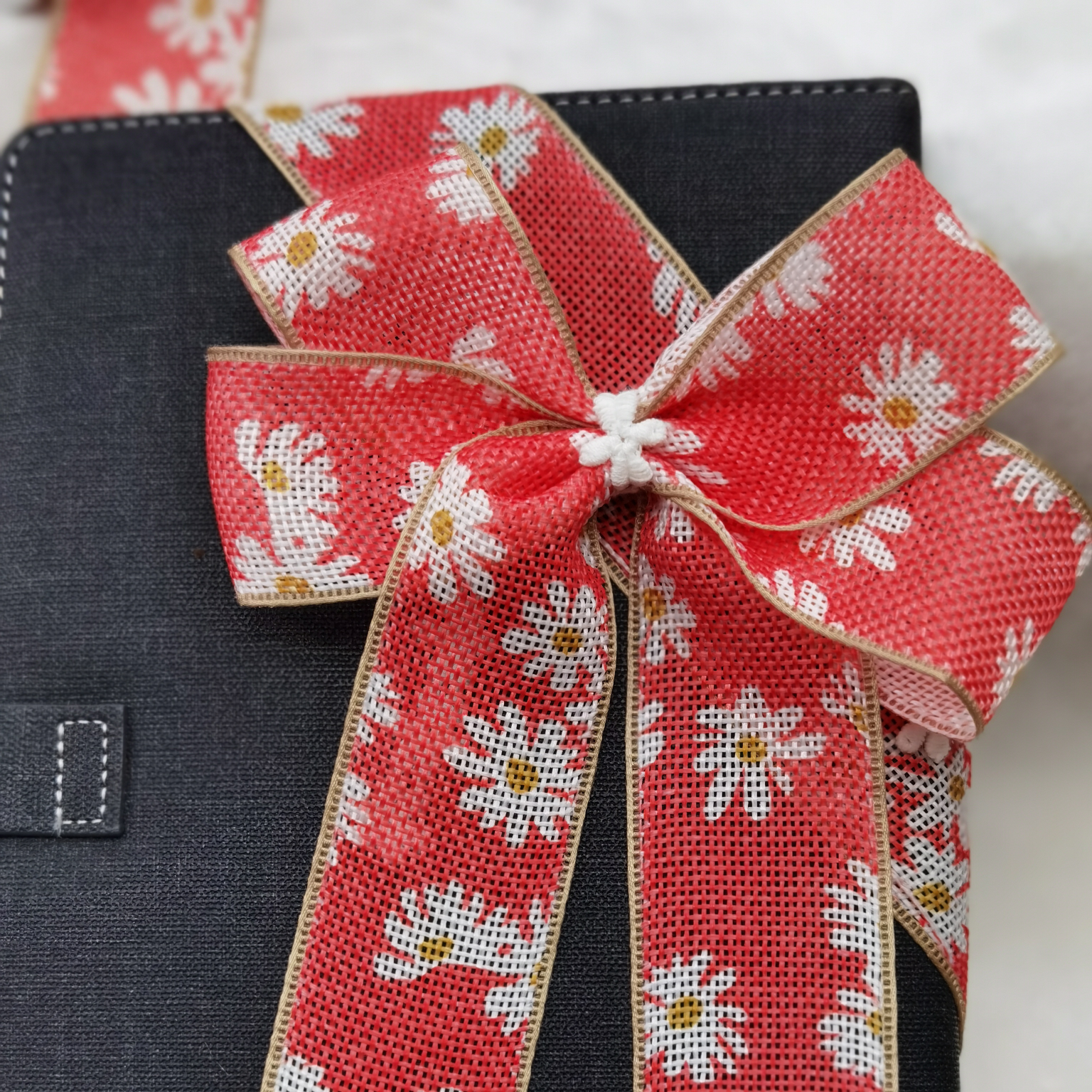 Floral twist edge, DIY making, Christmas, toys, clothing, craft, festival, jewelry, stationery, cards, packaging, all kinds of factory products can be equipped with gv