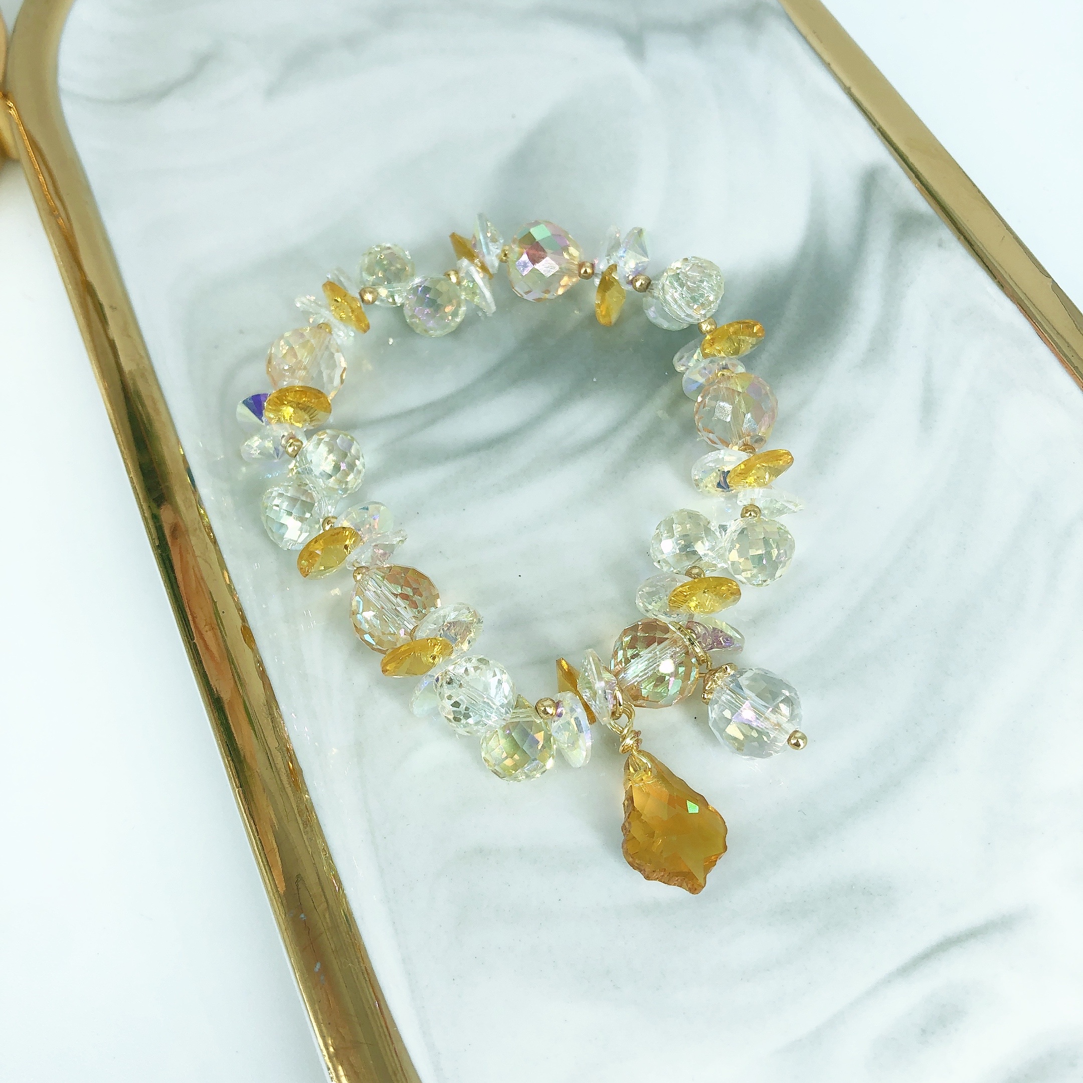 Super shiny and bright yellow ins bracelet for girls to give as a gift to their best friend Specification image