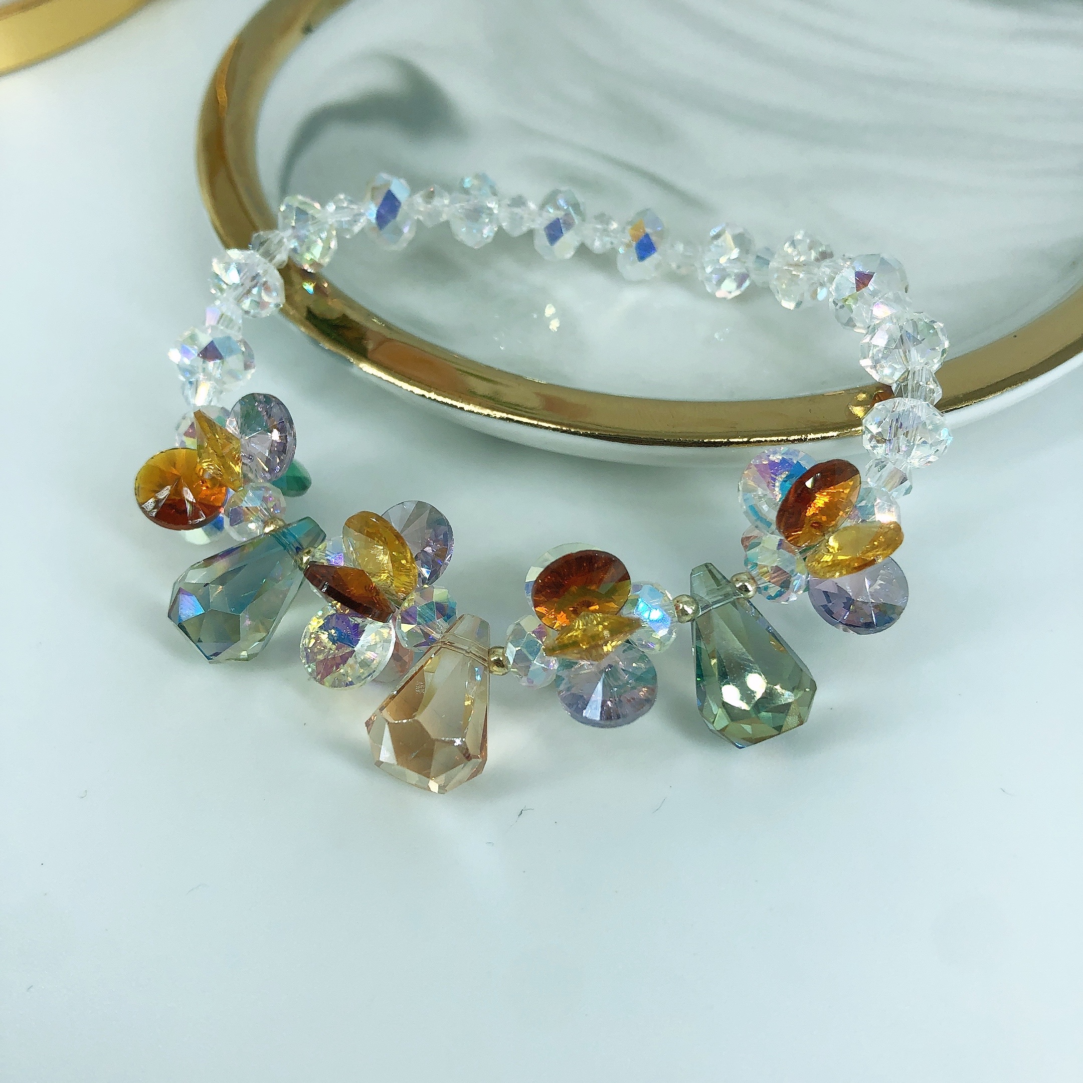 Super sparkling crystal bracelet, a super ethereal and fashionable bracelet details Picture