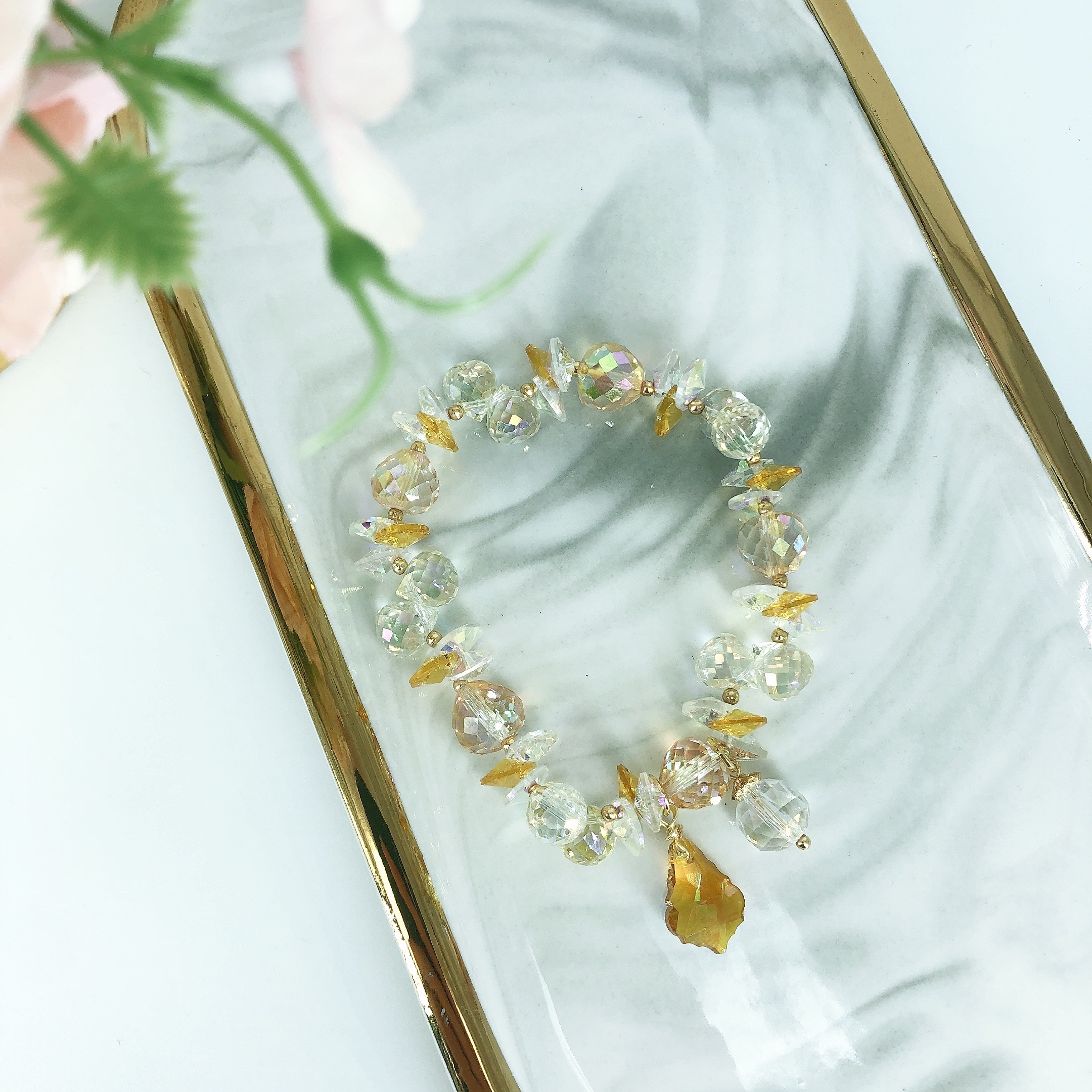 Super shiny and bright yellow ins bracelet for girls to give as a gift to their best friend Application Scenario