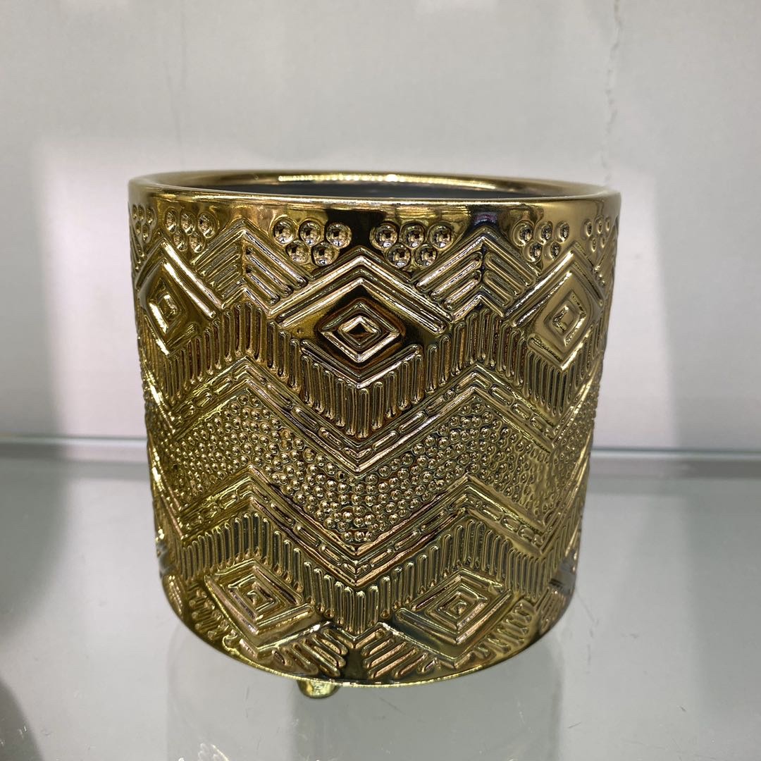 Simulated potted plants, ceramic flowerpots, electroplated gold flowerpots, succulent flowerpots, ceramic handicrafts, living room decoration, home, European luxurious, fashionable and creative dry flower arrangement, simulated flowers, home decoration items, golden castle vases detail image 7