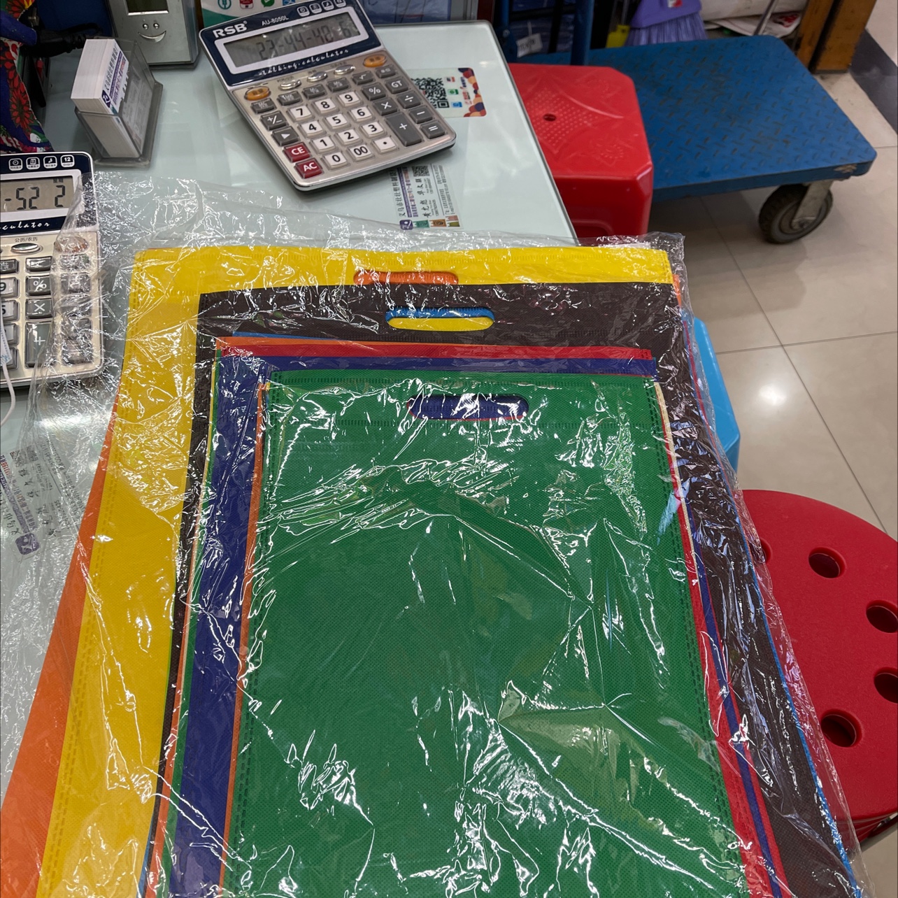 Non-woven fabric flat pocket