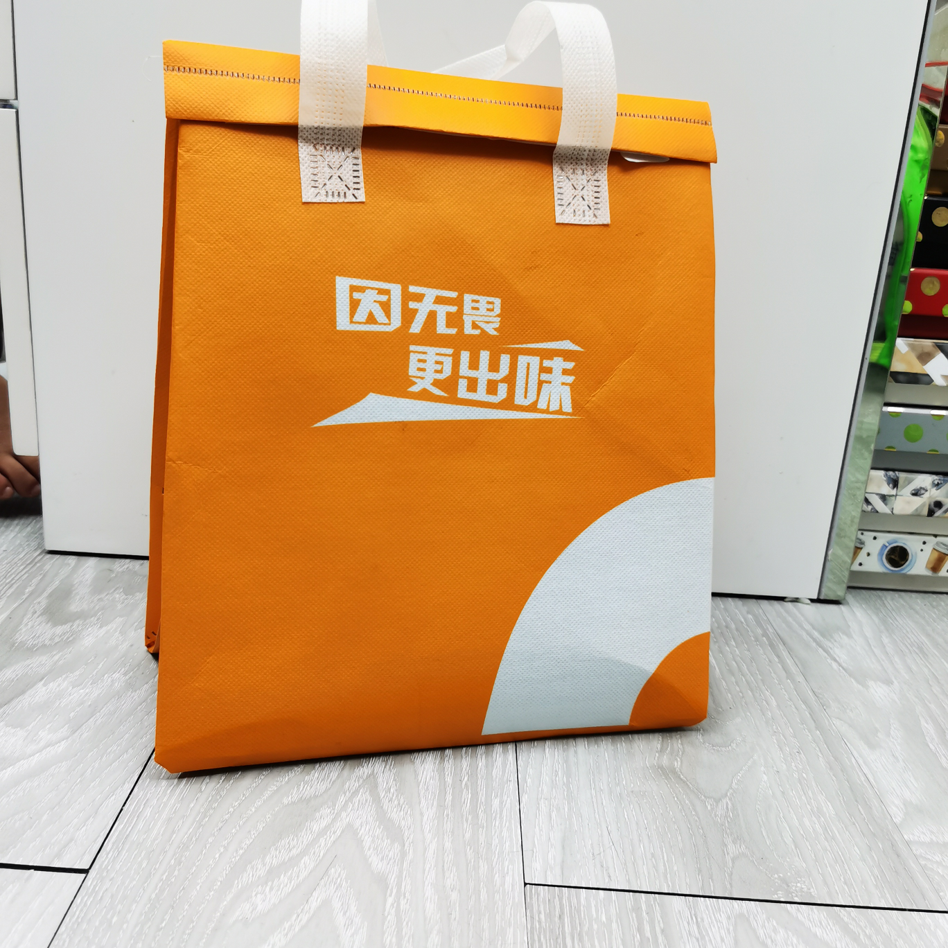 Non-woven fabric insulated bags, cold preservation bags, takeout bags, fresh-keeping bags thumbnail