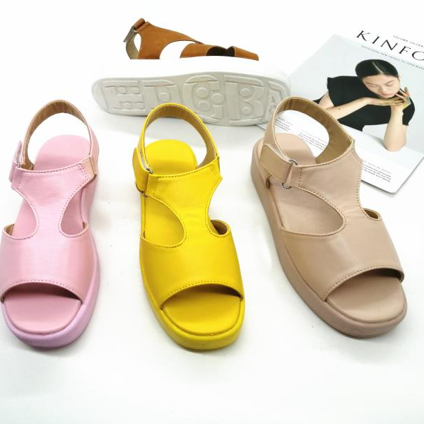 Summer miss refers to women's casual sandals