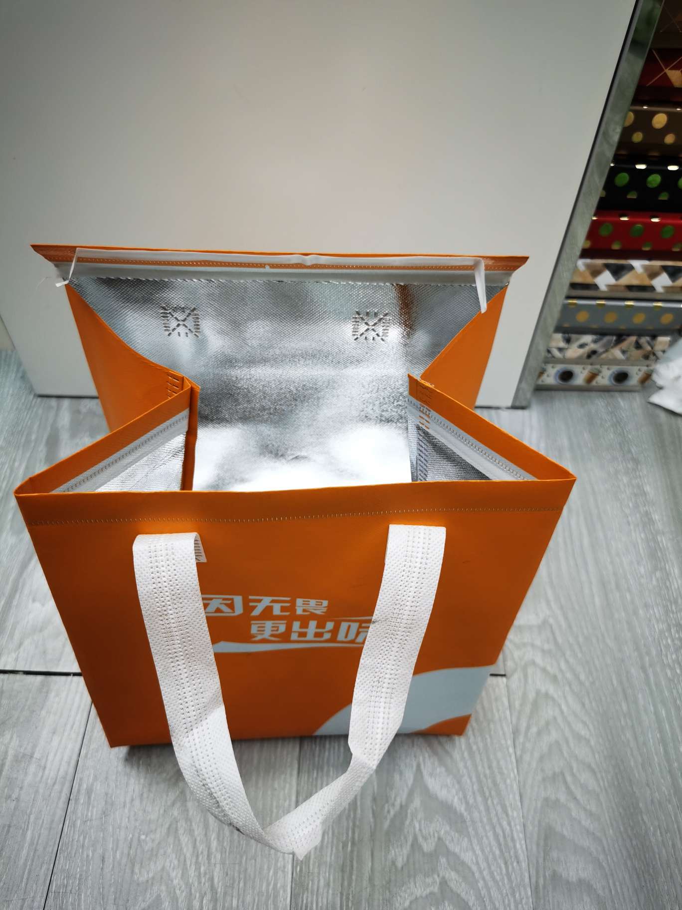 Non-woven fabric insulated bags, cold preservation bags, takeout bags, fresh-keeping bags Item Picture