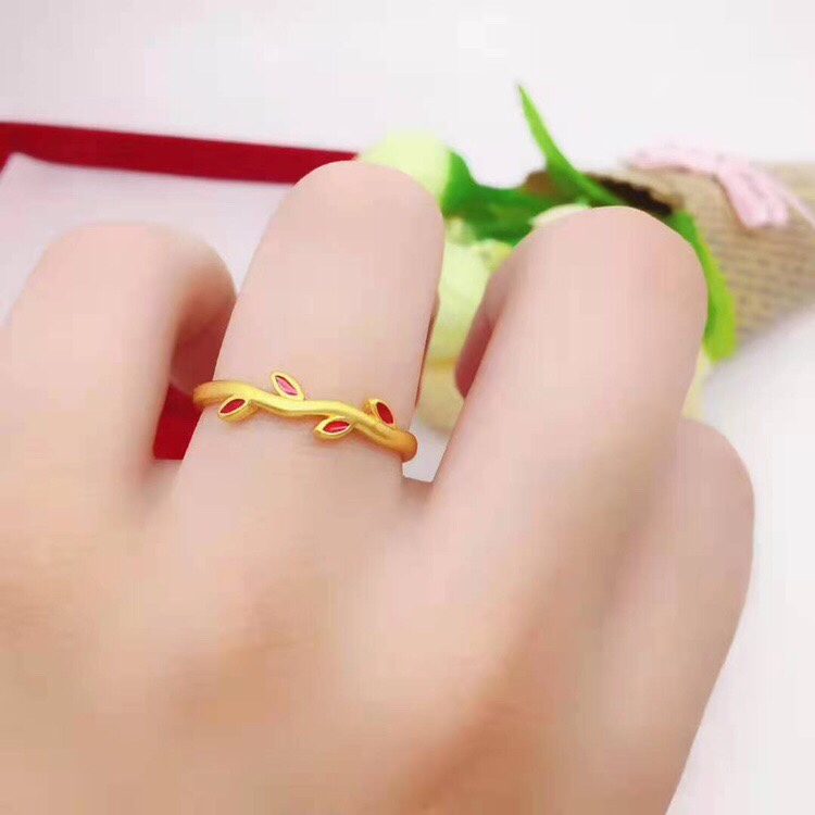 Open branches scatter leaves drop oil ring