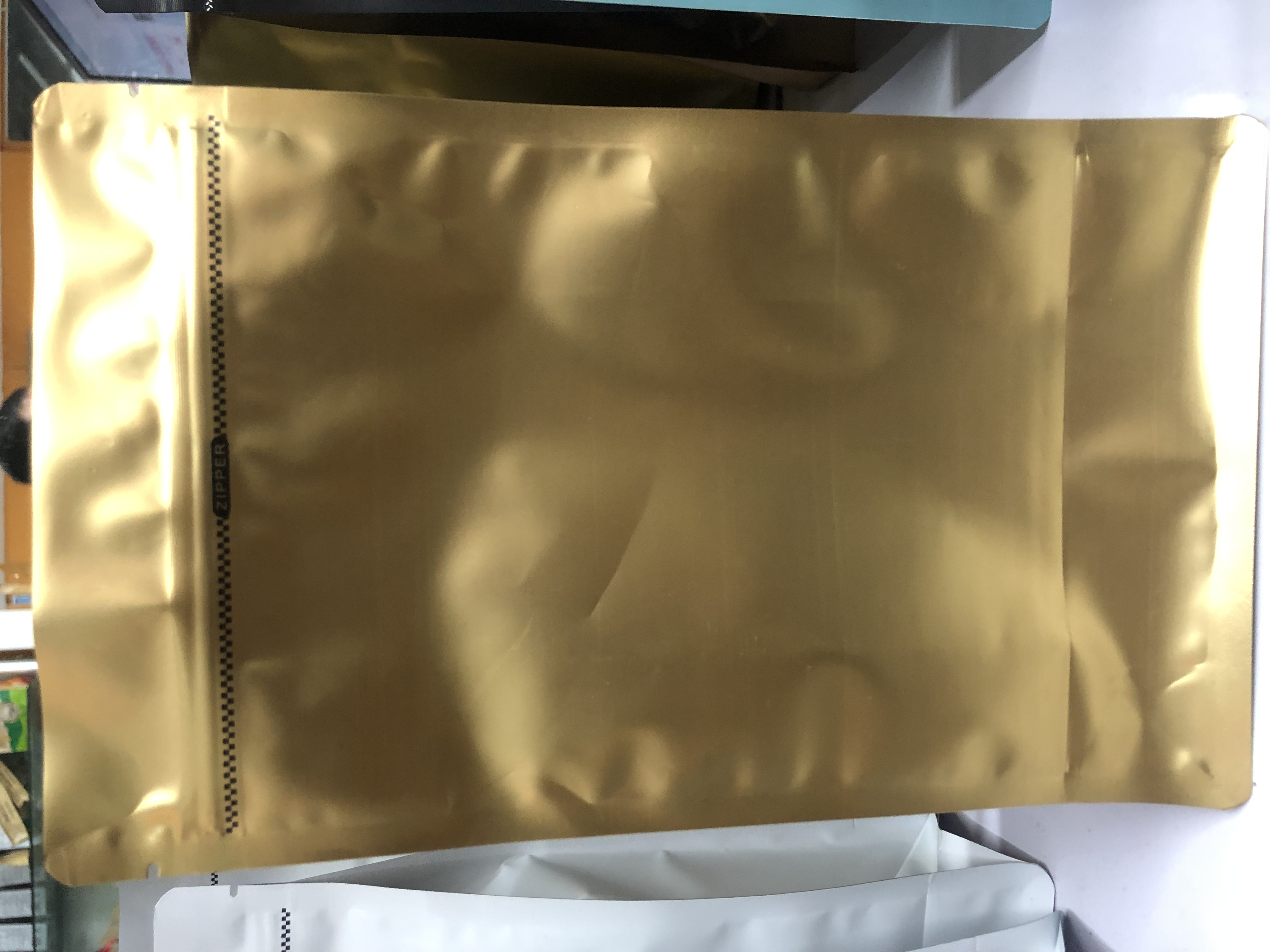 Coffee bag color aluminum foil bag octagonal seal square zipper bag food bag small gold Application Scenario