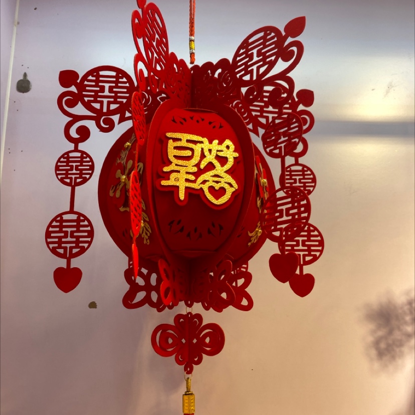 Lanterns, festive decorations, wedding supplies, wedding room decorations, hanging items, floor MATS, wallpaper, and auspicious characters Lanterns, festive decorations, wedding supplies, wedding room decorations, hanging items, floor MATS, wallpaper, and auspicious characters